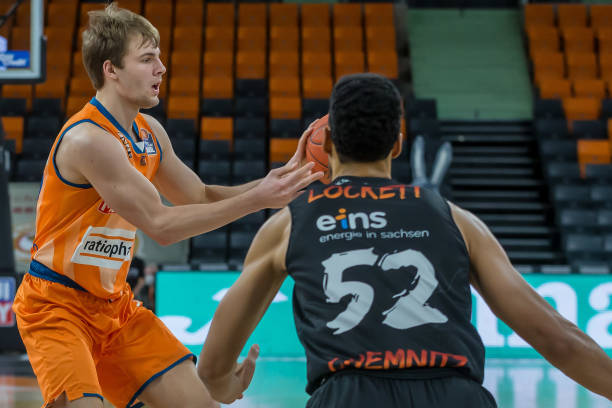 新援加盟巴 新援加盟巴