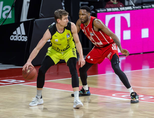 的赛季中 的赛季中